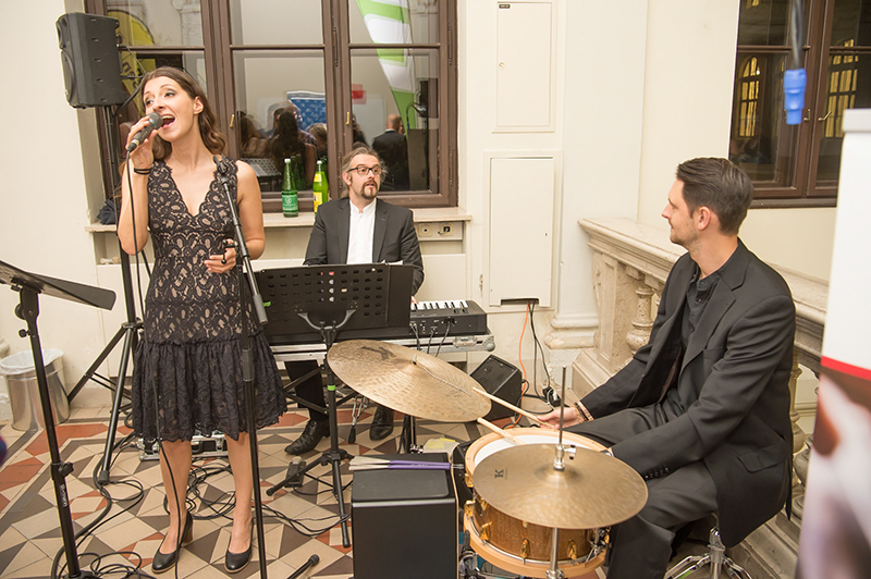 %_tempFileNameStar4387%