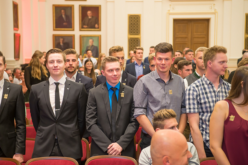 %_tempFileNameStar4410%