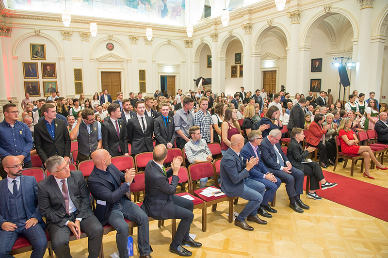 %_tempFileNameStar4412%